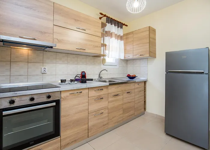 House Litsa 1 In 波托什