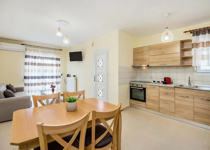 House Litsa 1 In * 波托什